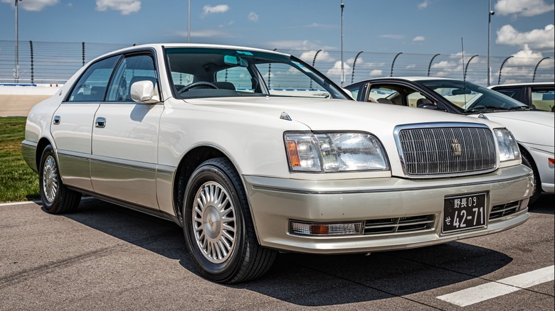 Toyota Crown Sedan