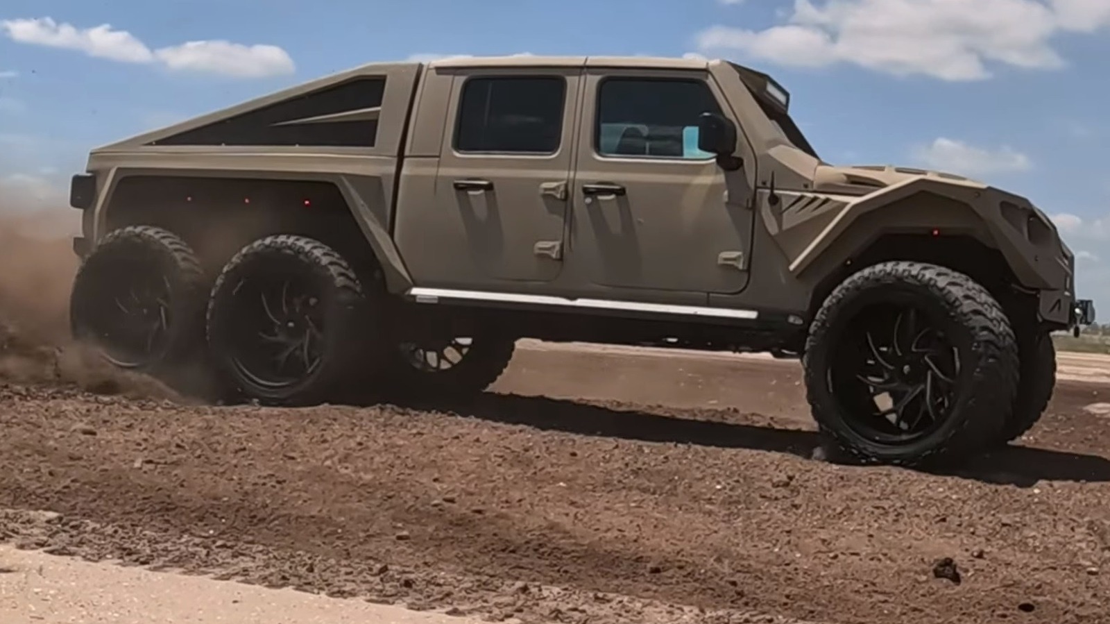 A Closer Look At The Apocalypse Jeep 6x6 - Vimarsana News