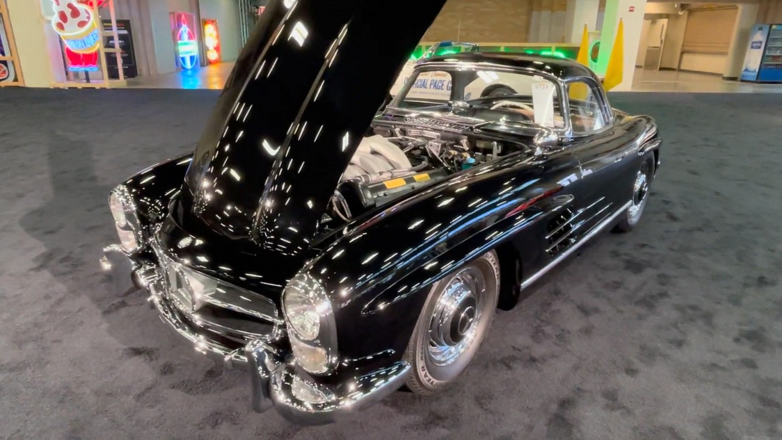 Um raro Mercedes Roadster de 1957 acabou de ser vendido em leilão por uma quantia impressionante