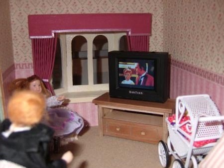 tiny dollhouse tv
