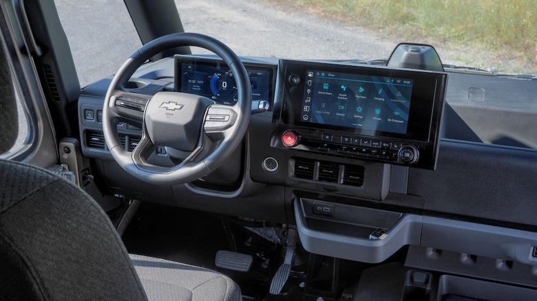 2025 Chevrolet BrightDrop 400 driver controls