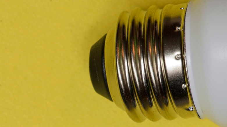 E26 light bulb base screw