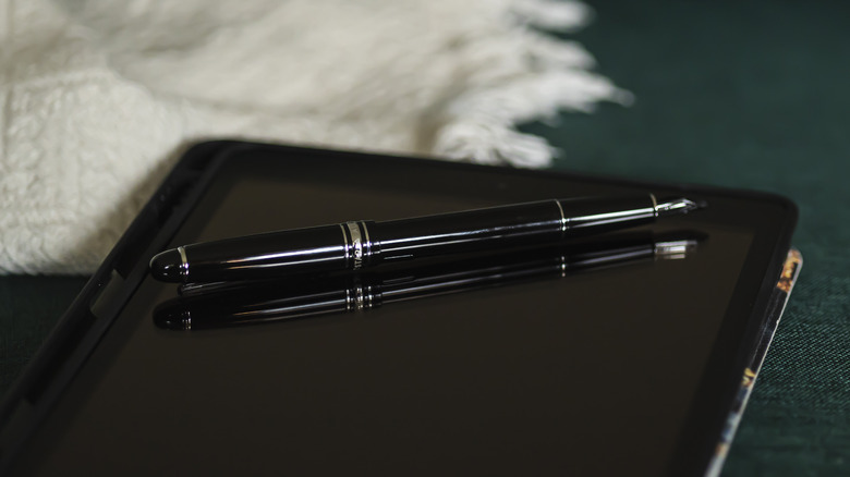 Adonit Star stylus and iPad