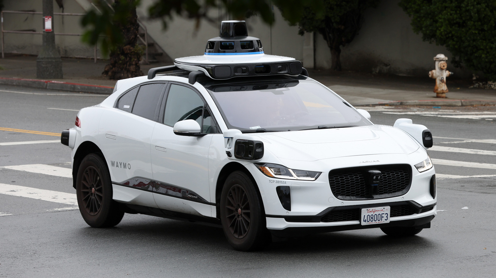 پس از 1 میلیون مایل، خودروهای خودران Waymo ممکن است خطر واقعی جاده را پیدا کنند