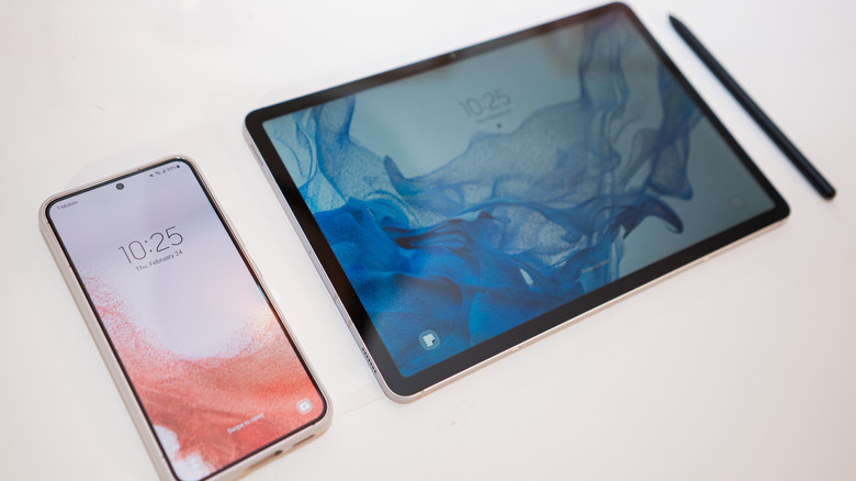 Galaxy Tab S8 and S22