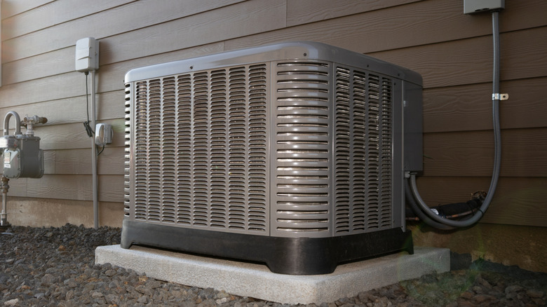 An HVAC unit outside of a house.