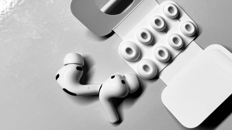 AirPods Pro 3 with tips.