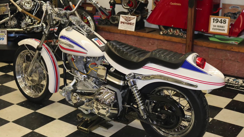 White Harley-Davidson FX 1200 Super Glide back view