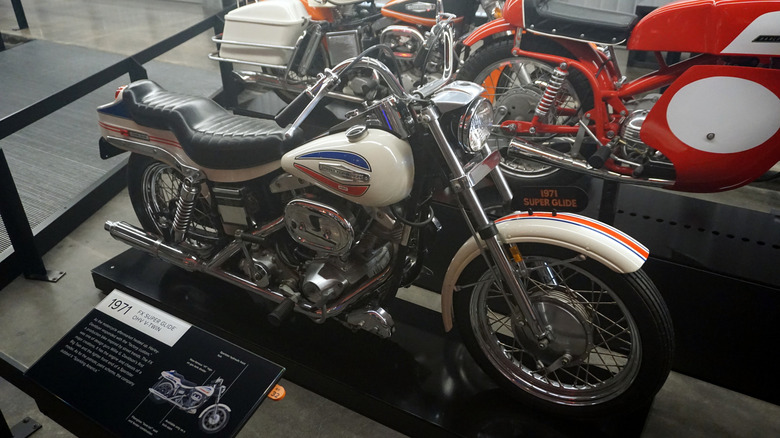 Vintage FX 1200 Super Glide on display