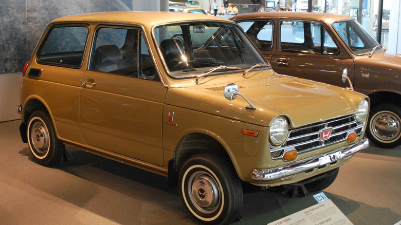 Gold Honda N360