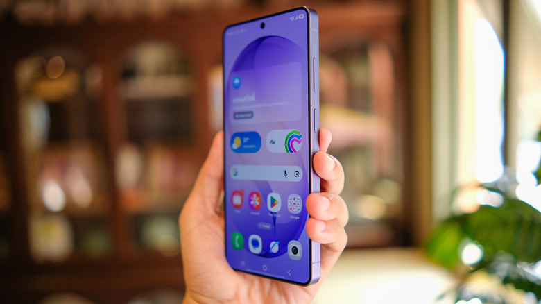 The home screen on an Android phone