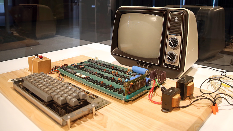 Fully assembled Apple 1 museum