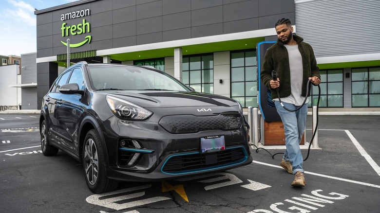 Amazon Fresh store EV charging