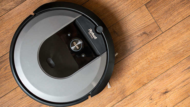 Roomba hardwood floor