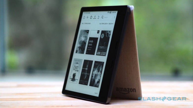  Kindle Oasis – With 7” display and page turn buttons :  Electronics