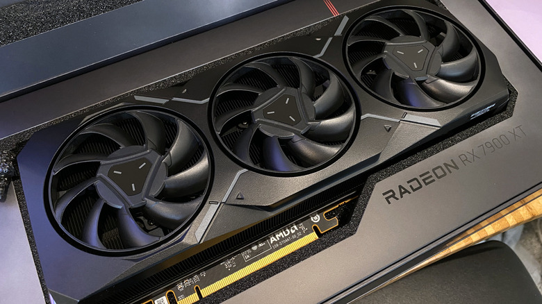 rx7900xt in box