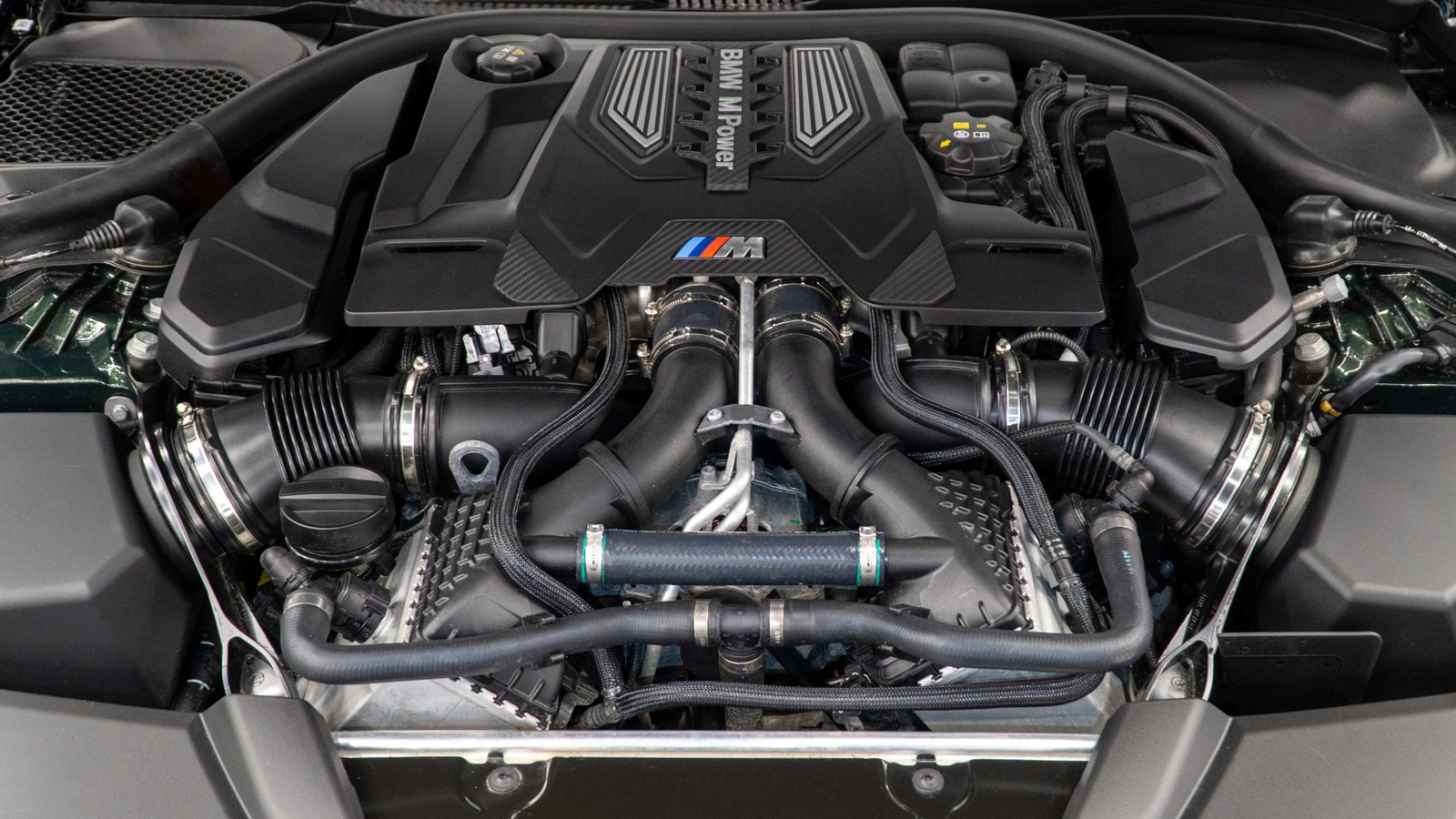 European Engine What's The Difference Between American And European V8 Engines?