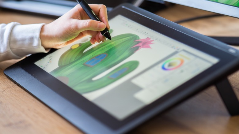 drawing art on tablet computer