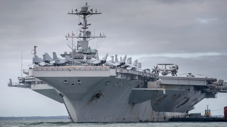 F18 сөнөөгч онгоц USS Harry S. Truman хөлөг онгоцноос унав – Энэ ослын өртөг хэр их байсан бэ?