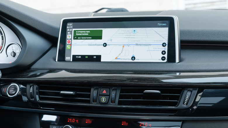 Android Auto navigation screen on a car infotainment display
