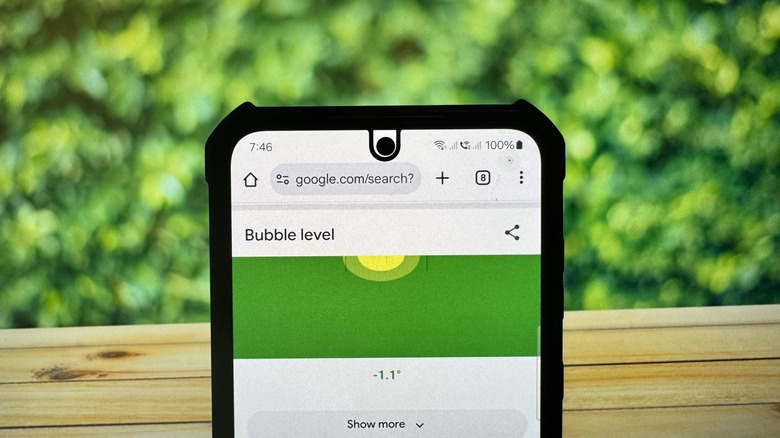 Samsung phone showing Google Chrome with bubble level