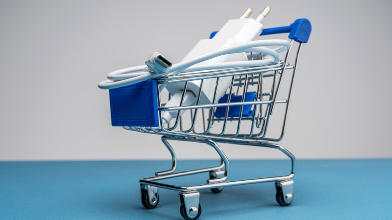 Charger in a shopping cart