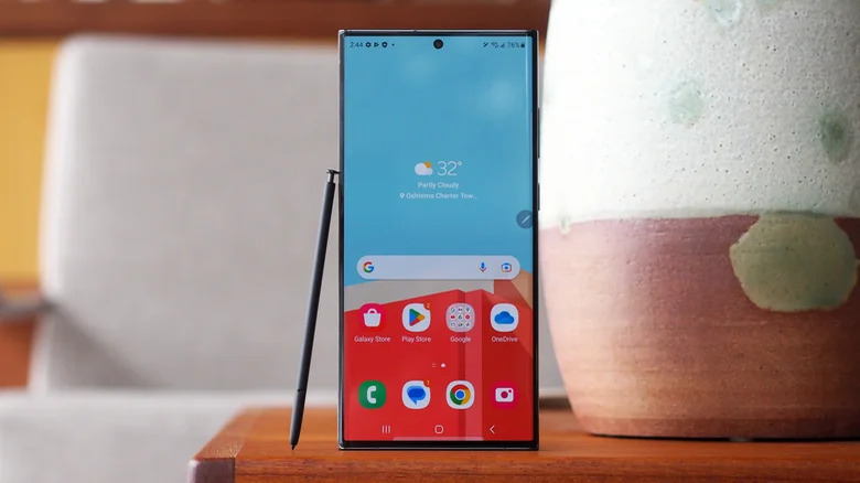 A Galaxy S23 Ultra