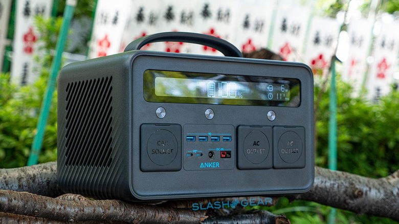 Anker PowerHouse II 800 Portable Power Station Review - For The 