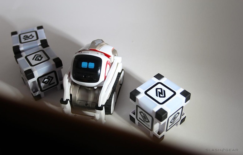 Anki Cozmo Review : The Best Smart Toy Of The Year - SlashGear