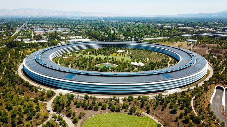 Apple HQ in Cupertino, CA