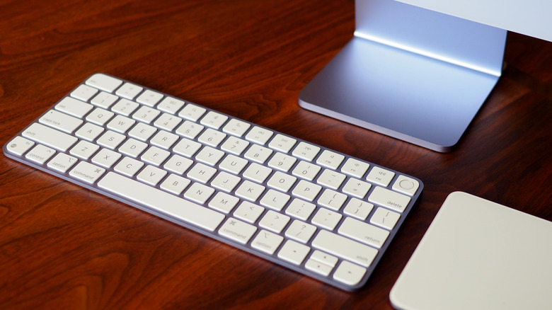 Apple iMac 24" peripherals