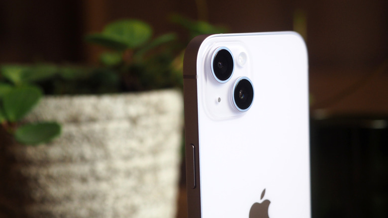 Apple iPhone 14 Plus cameras