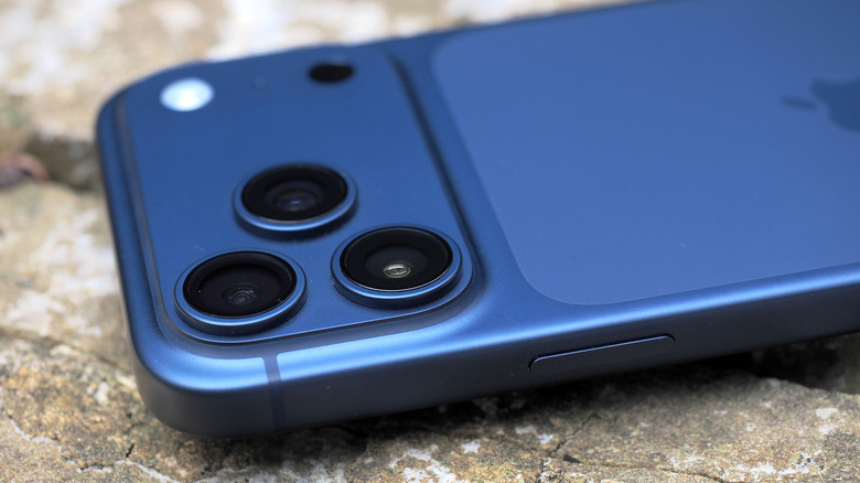 Apple iPhone 17 Pro rear camera array