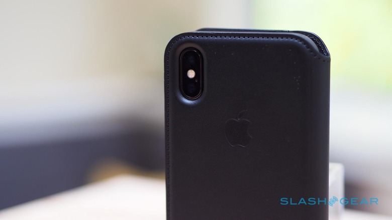 Apple's iPhone X Leather Folio Case Is Really Slick - SlashGear