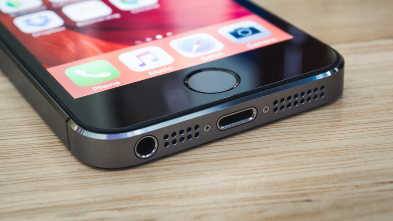 iPhone 5 with Headphone Jack