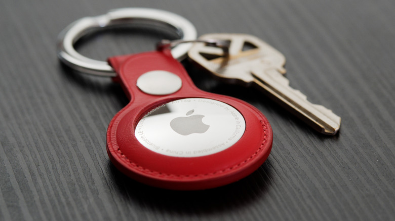 Apple AirTag with keys