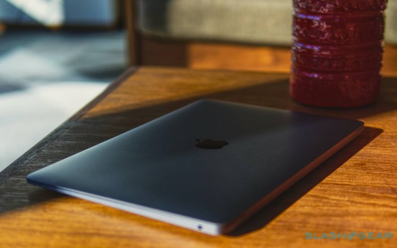 Apple M1 MacBook Air Review    Evolutionary Leap   SlashGear