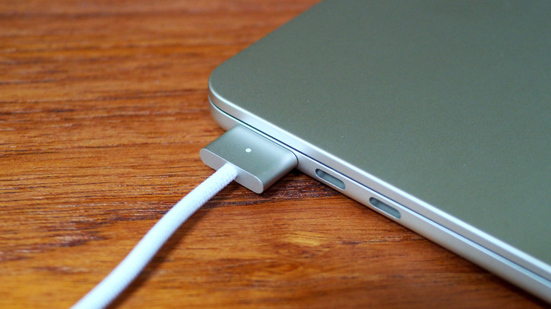 Apple MacBook Air M2 MagSafe