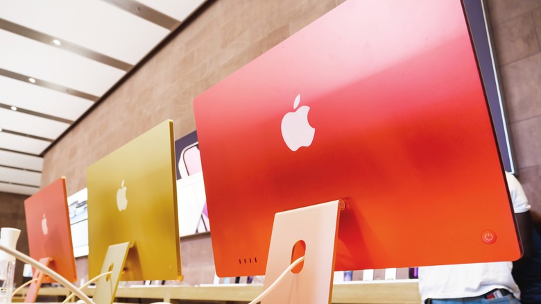 Apple iMac with M1 processor