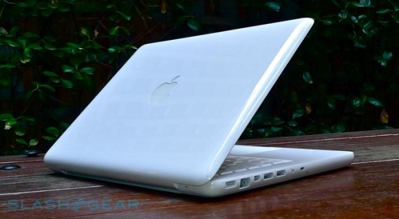 apple-macbook-white-2009-10-r3media
