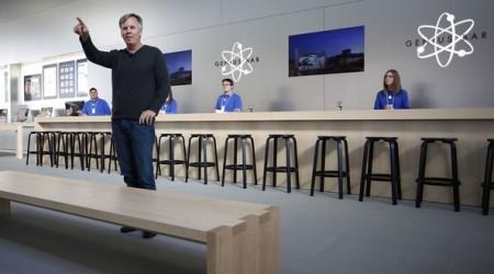 Apple Opens New Chicago Store 