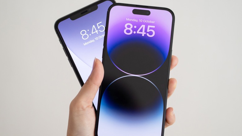 Two older iPhone models side by side