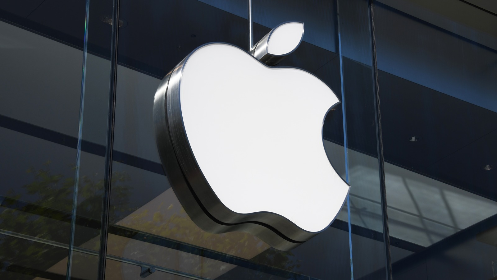 Apple Develops AirTag-Sized AI Wearable For 2027 Launch