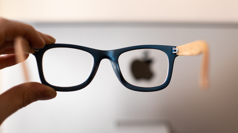 Eyeglasses lens Apple logo