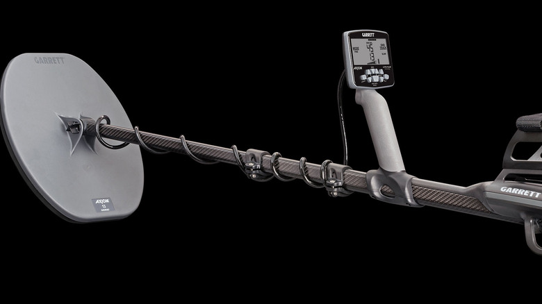Garrett Axiom Pulse Induction metal detector