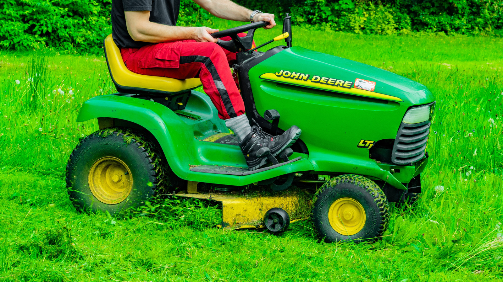 Are John Deere Riding Mower Keys Universal?