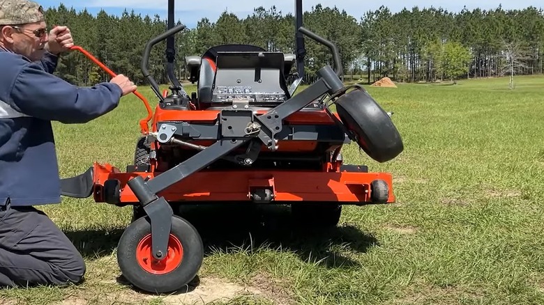 Kubota ZD Series Built In Maintenance Lift