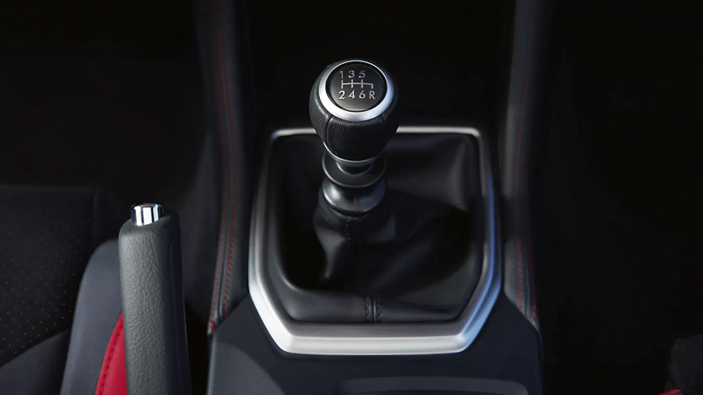 The 6-speed manual gear stick of the Subaru WRX 2026