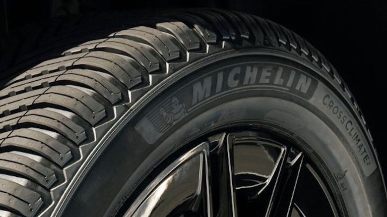 Promo picture showing Michelin CrossClimate3 tread and sidewall