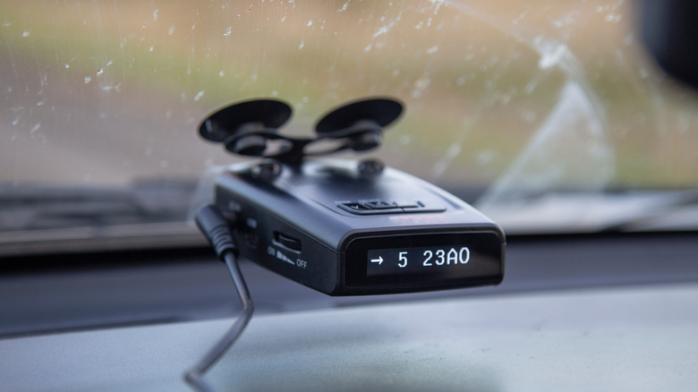 radar detector on windshield